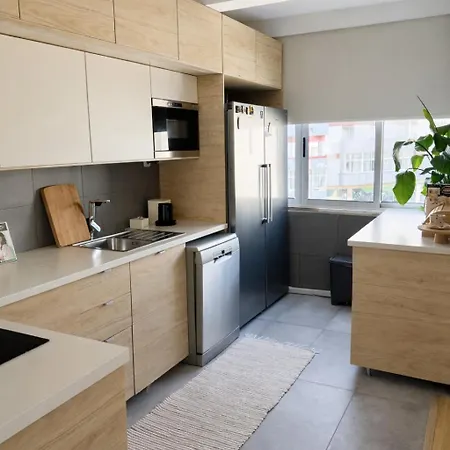 Elegant 3-bedroom Retreat Near Lisbon Linda-a-Velha