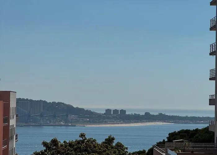 Elegant 3-bedroom Retreat Near Lisbon * Linda-a-Velha